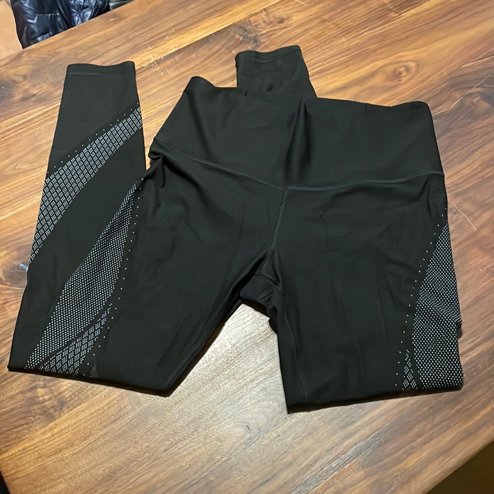 Lululemon mapped out high rise tight 28”